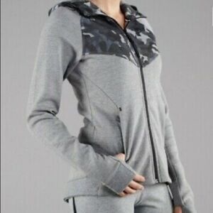 NIKE Athletic Camouflage Zipper Jacket